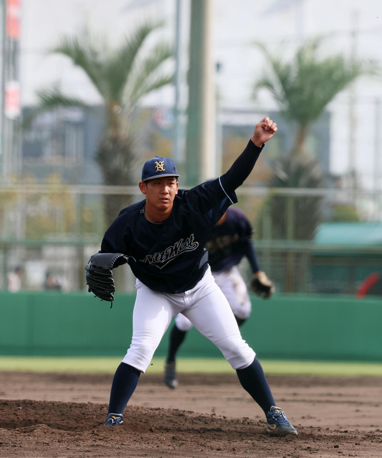 NTT西日本対三菱重工EAST 4回表に登板した阪神ドラフト1位指名のNTT西日本・伊原は被安打1の2奪三振で日本選手権前の実戦を終えた（撮影・加藤哉）