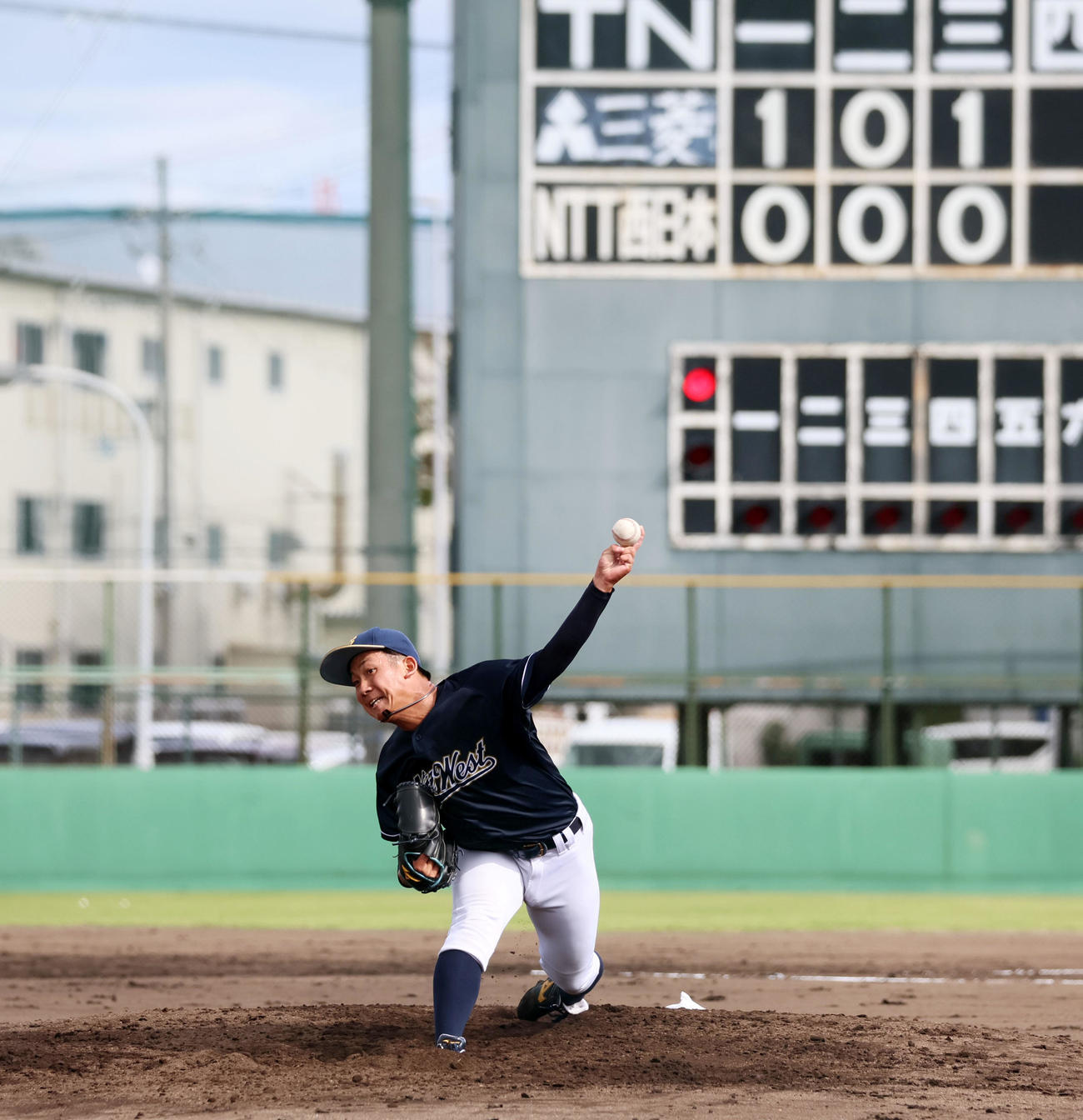 NTT西日本対三菱重工EAST 4回表に登板した阪神ドラフト1位指名のNTT西日本・伊原は被安打1の2奪三振で日本選手権前の実戦を終えた（撮影・加藤哉）