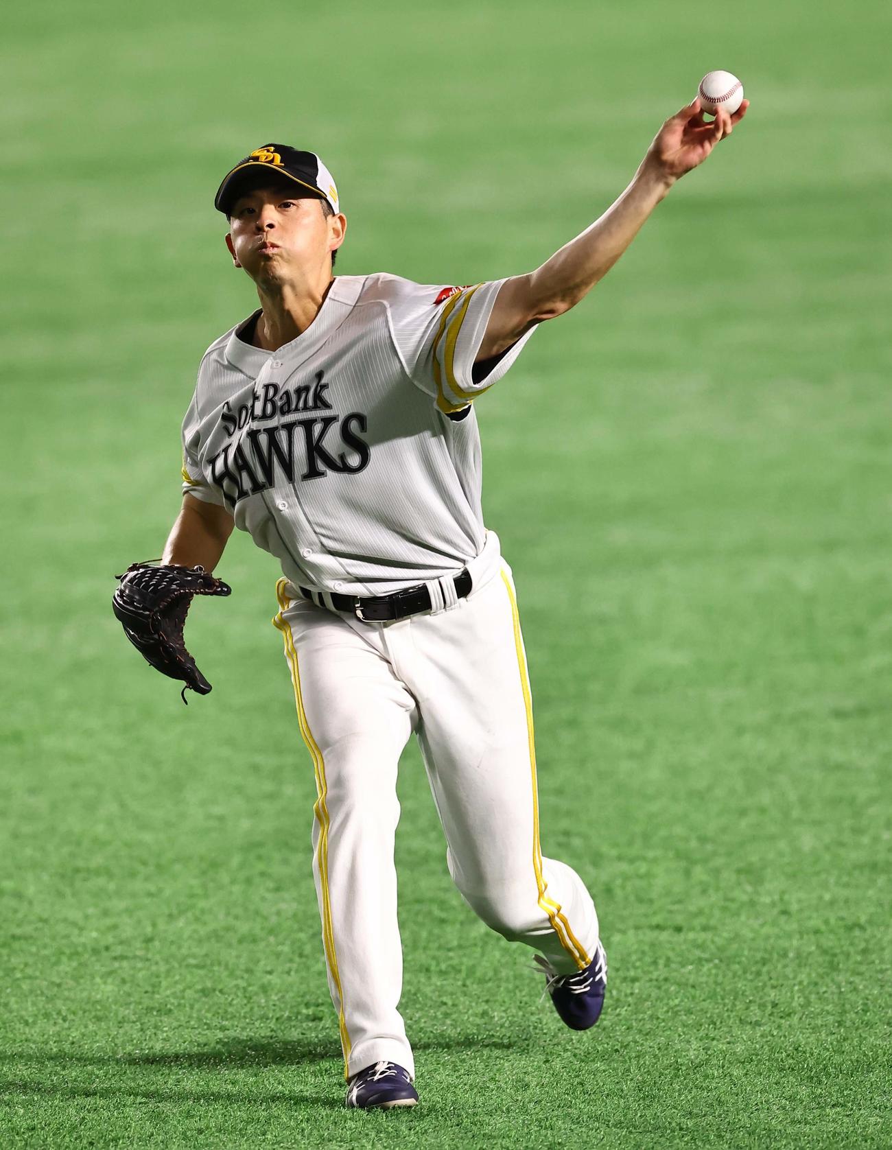 キャッチボールをする大関（撮影・上田博志）