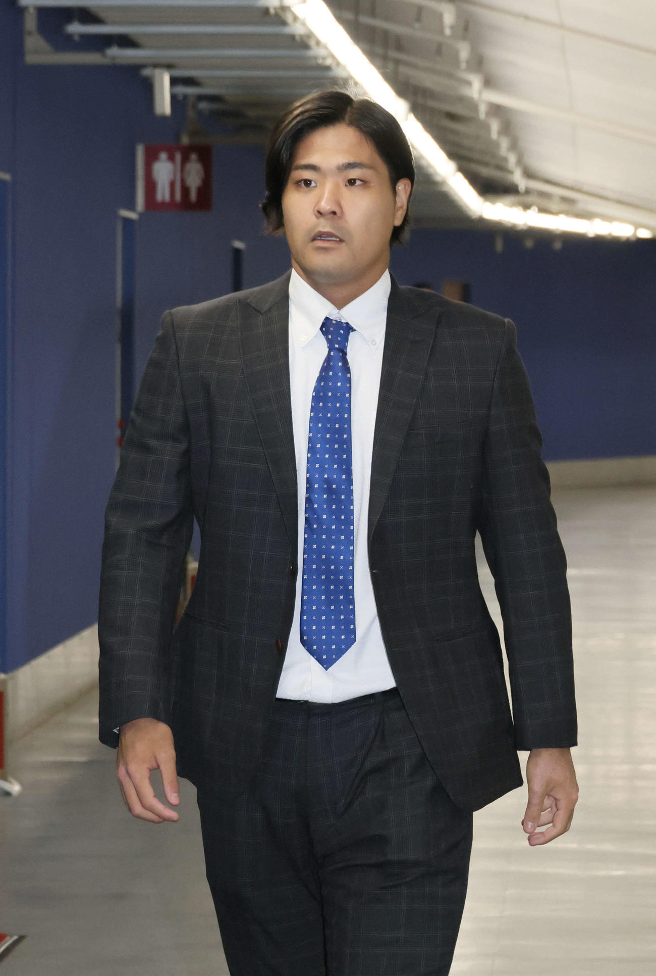 広島から戦力外通告された内間（撮影・加藤孝規）