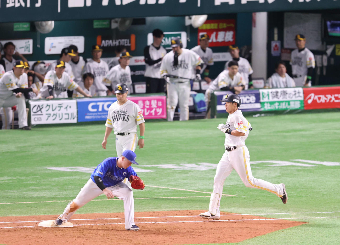 ソフトバンク対DeNA 9回裏ソフトバンク2死二塁、柳田は遊ゴロに終わる（撮影・梅根麻紀）