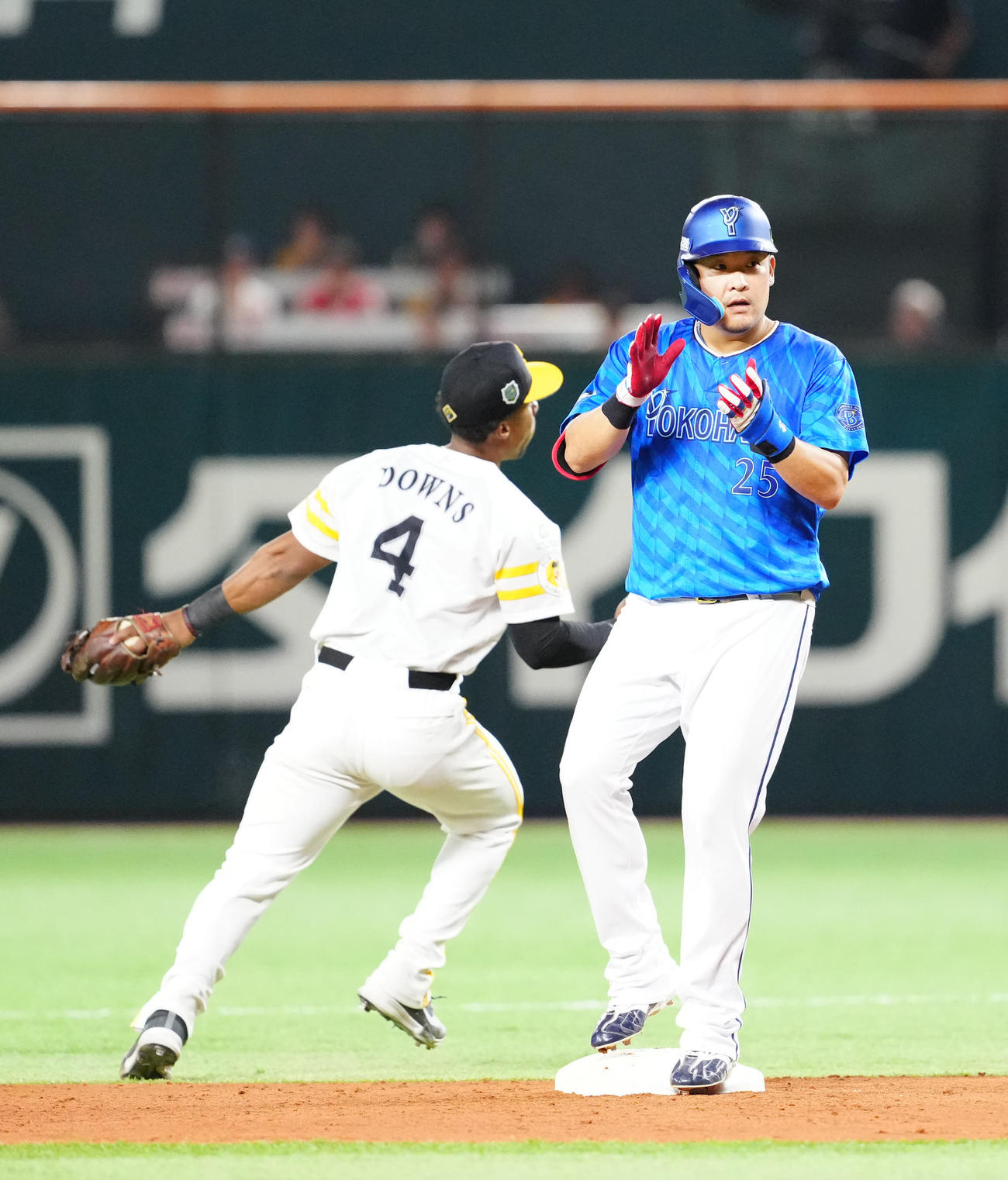 ソフトバンク対DeNA 4回表DeNA無死、二塁打を放った筒香（撮影・江口和貴）