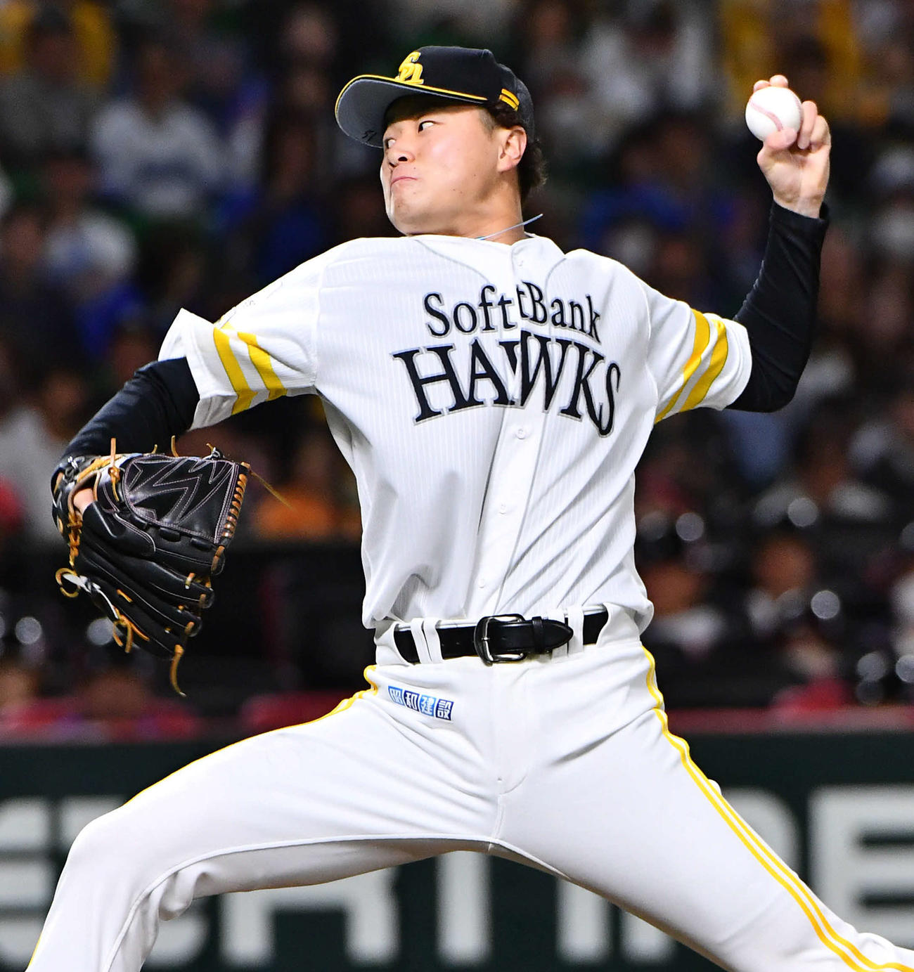 ソフトバンク対DeNA 6回表から登板した、ソフトバンク4番手の前田純（撮影・岩下翔太）