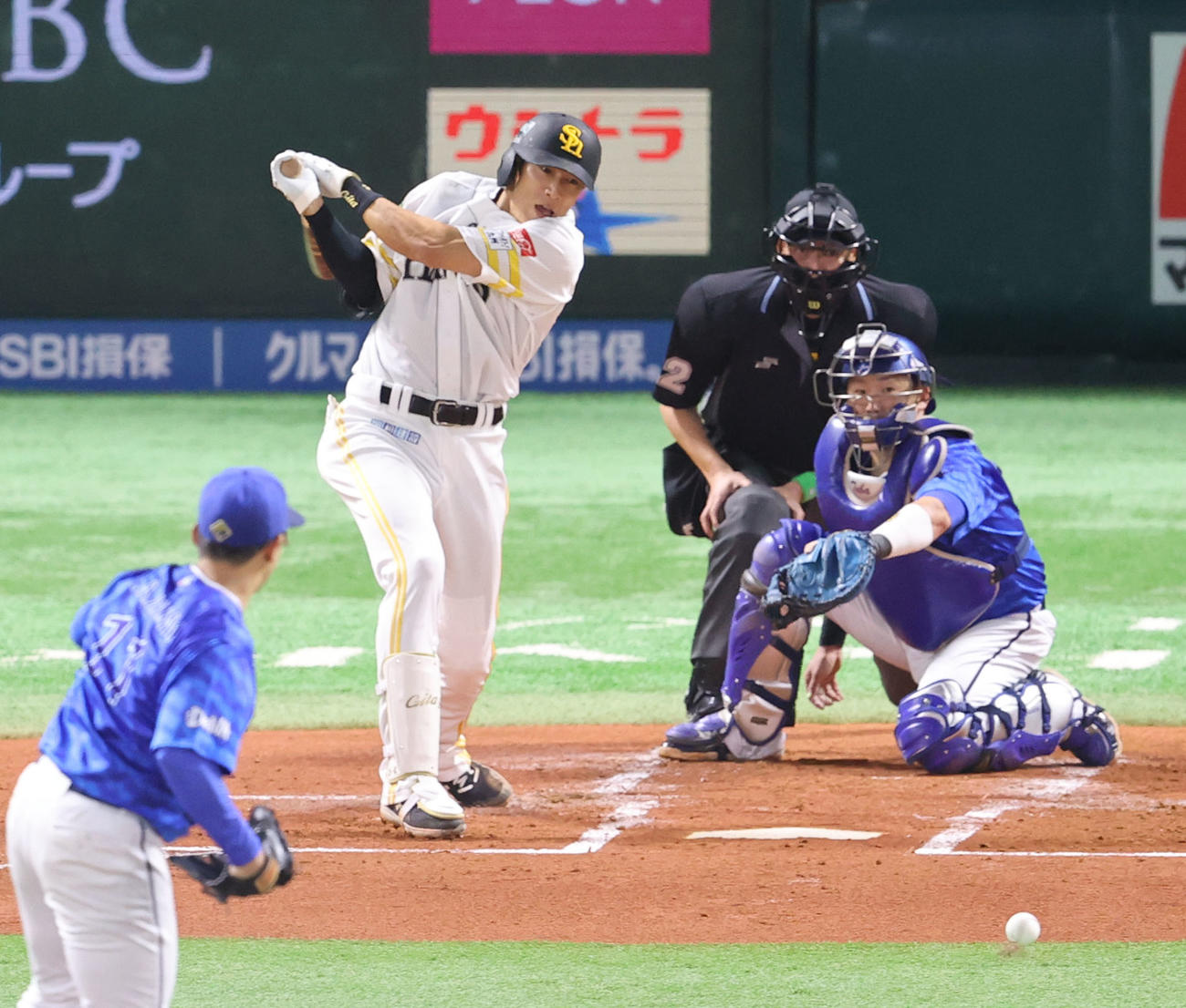 ソフトバンク対DeNA 1回裏ソフトバンク1死、柳田は遊内野安打を放つ（撮影・梅根麻紀）