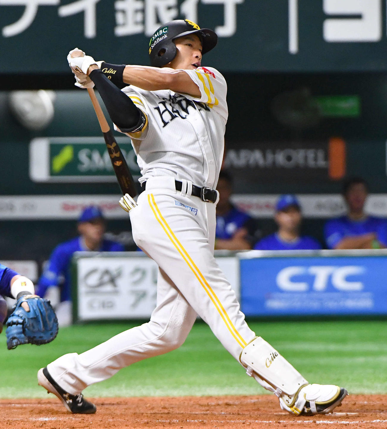 ソフトバンク対DeNA 5回裏ソフトバンク2死、柳田は右前安打を放つ（撮影・岩下翔太）