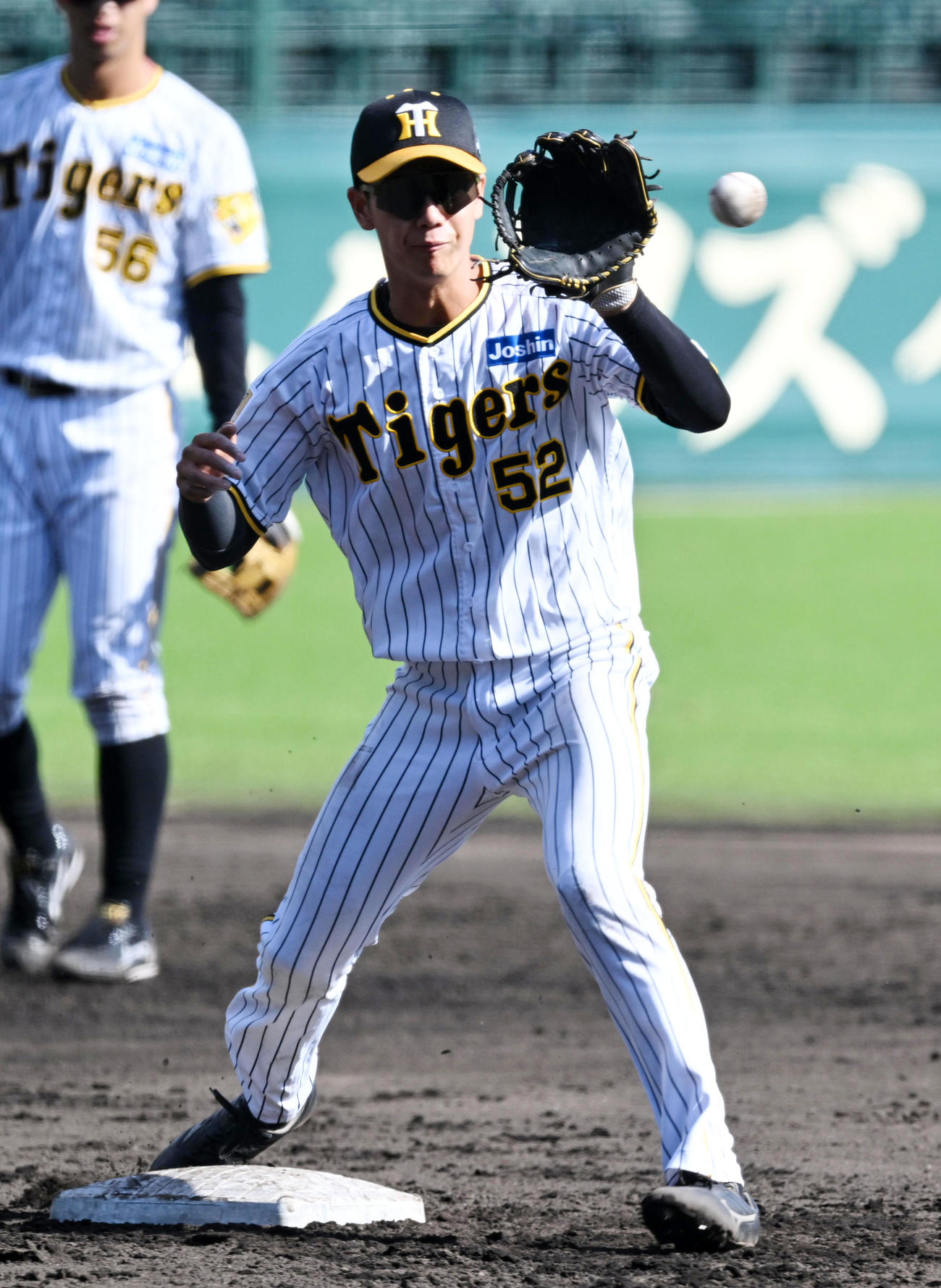 守備練習を行う山田（撮影・前岡正明）