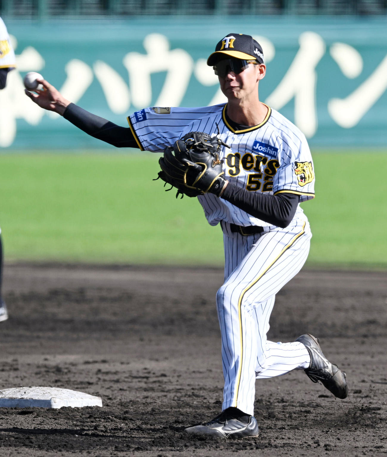 守備練習を行う山田（撮影・前岡正明）
