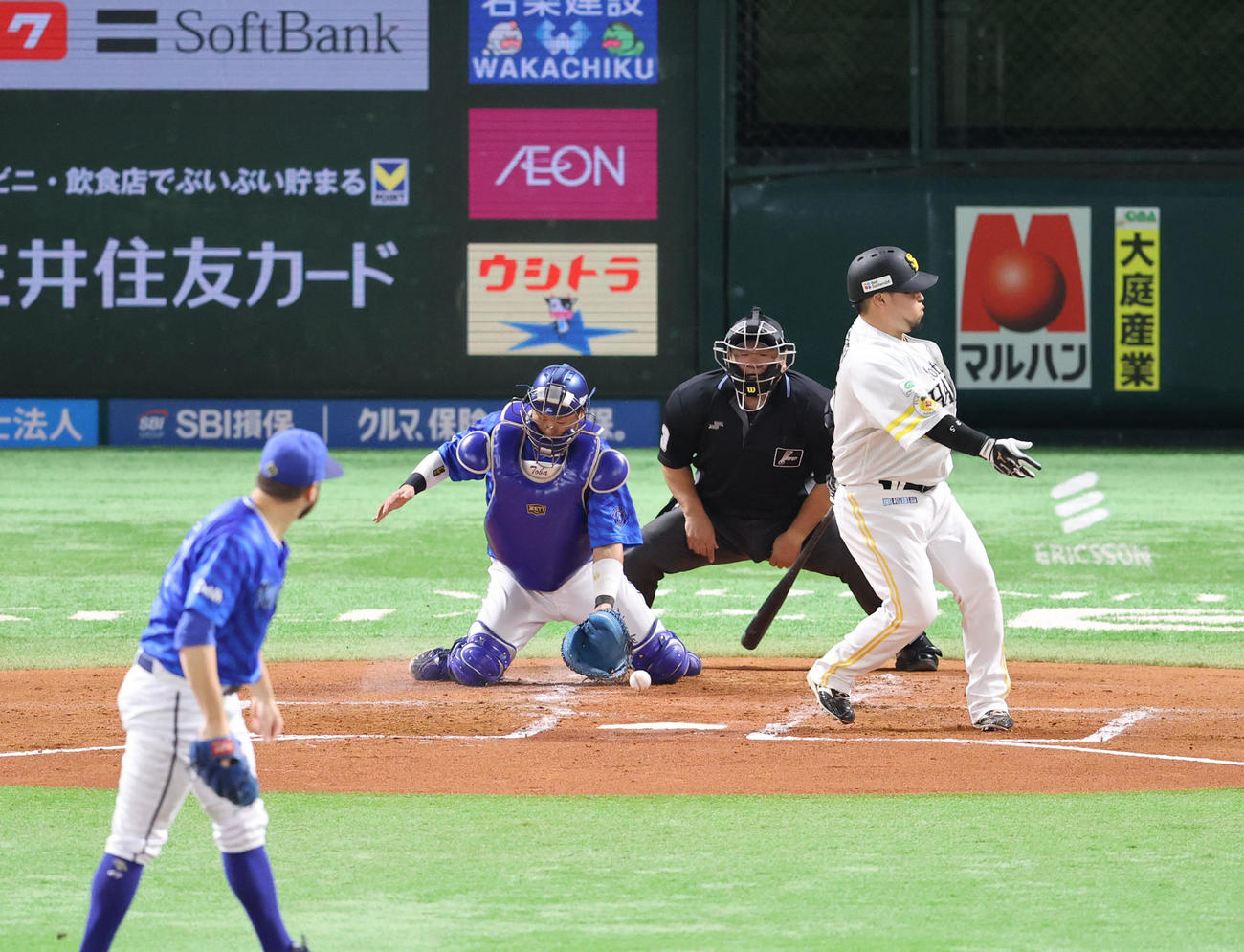 ソフトバンク対DeNA　2回裏ソフトバンク無死、山川は空振り三振に倒れる。投手ケイ（撮影・梅根麻紀）