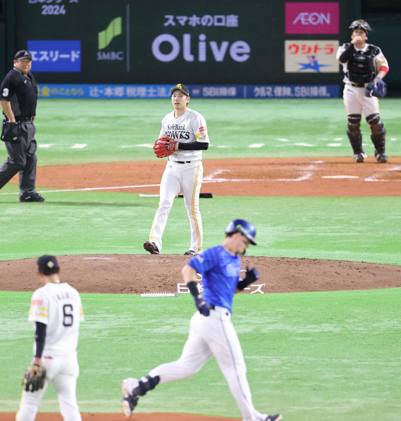 ソフトバンク対DeNA 4回表DeNA1死、オースティンに右越え先制本塁打を浴びる石川（撮影・梅根麻紀）