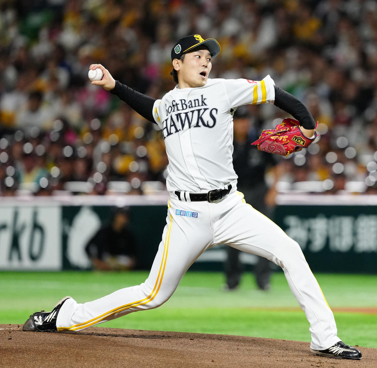 ソフトバンク対DeNA　力投するソフトバンク先発の石川（撮影・江口和貴）