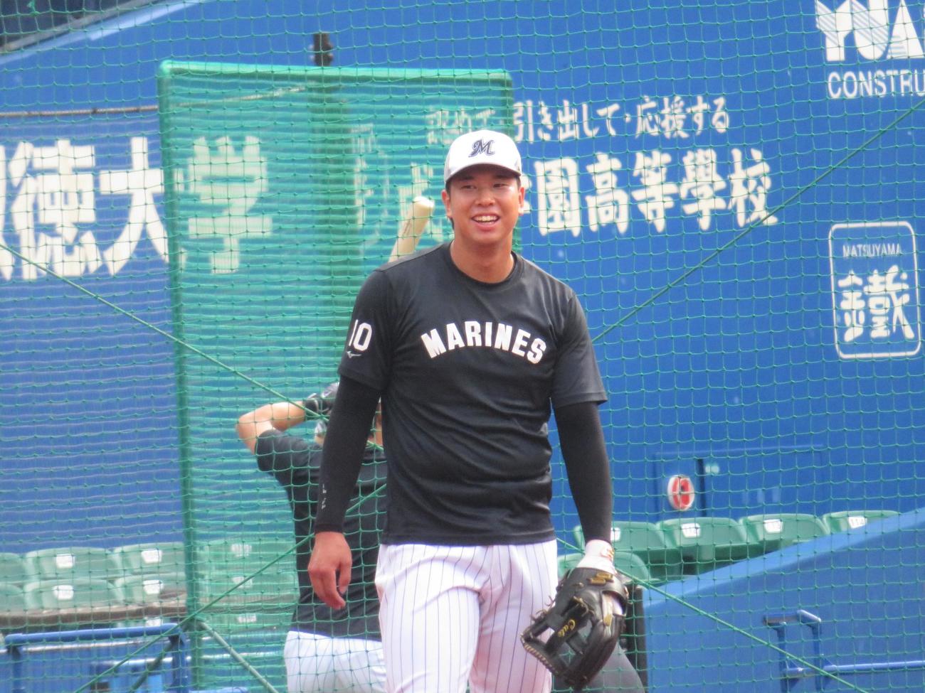守備練習をおこなう上田（撮影・星夏穂）