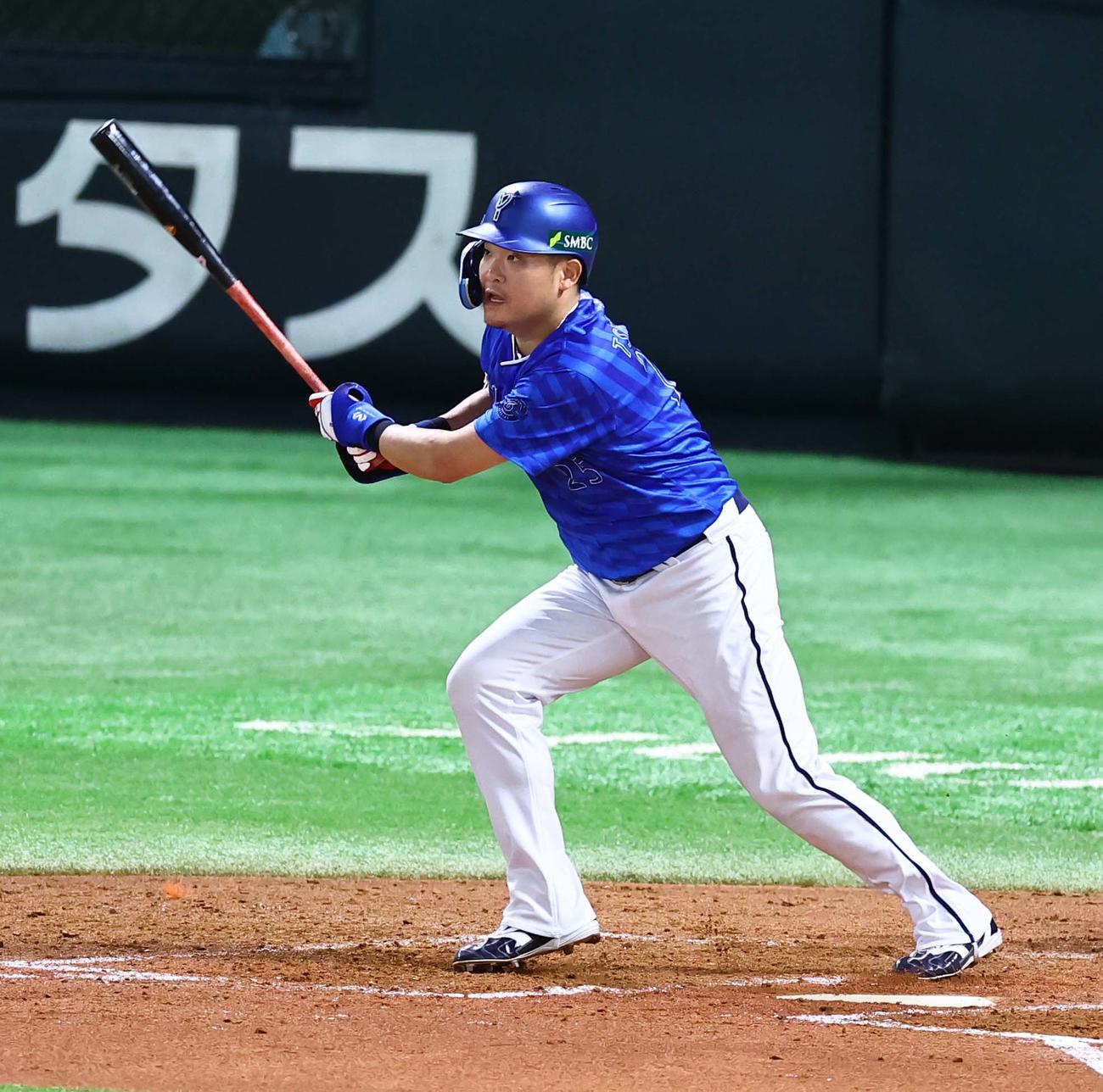 ソフトバンク対DeNA 3回表DeNA2死一、二塁、筒香は中前に先制適時打を放つ（撮影・上田博志）