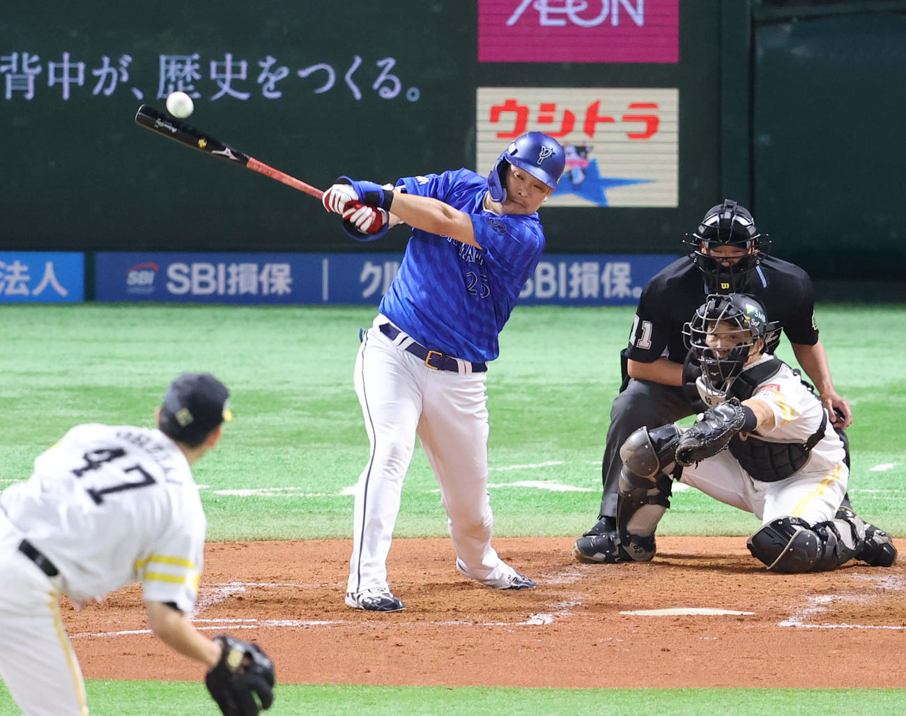 ソフトバンク対DeNA　3回表DeNA2死一、二塁、筒香は中前に先制適時打を放つ（撮影・梅根麻紀）