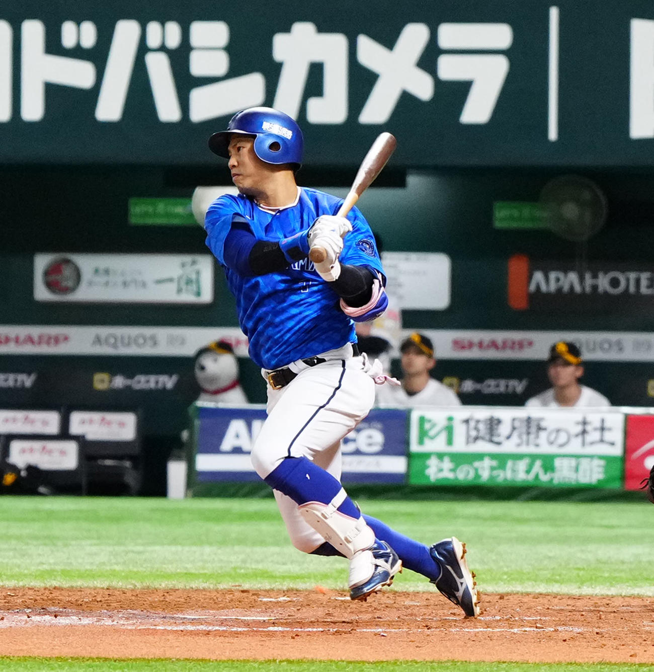 ソフトバンク対DeNA 4回表DeNA無死、内野安打とする桑原（撮影・江口和貴）