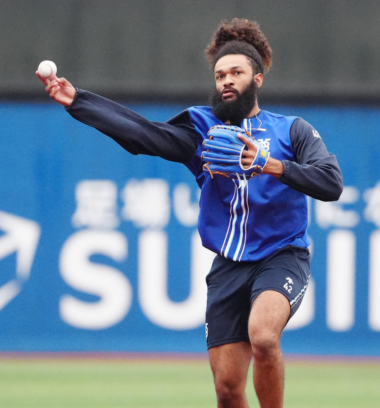 横浜スタジアムでの練習に臨むDeNAジャクソン（撮影・江口和貴）