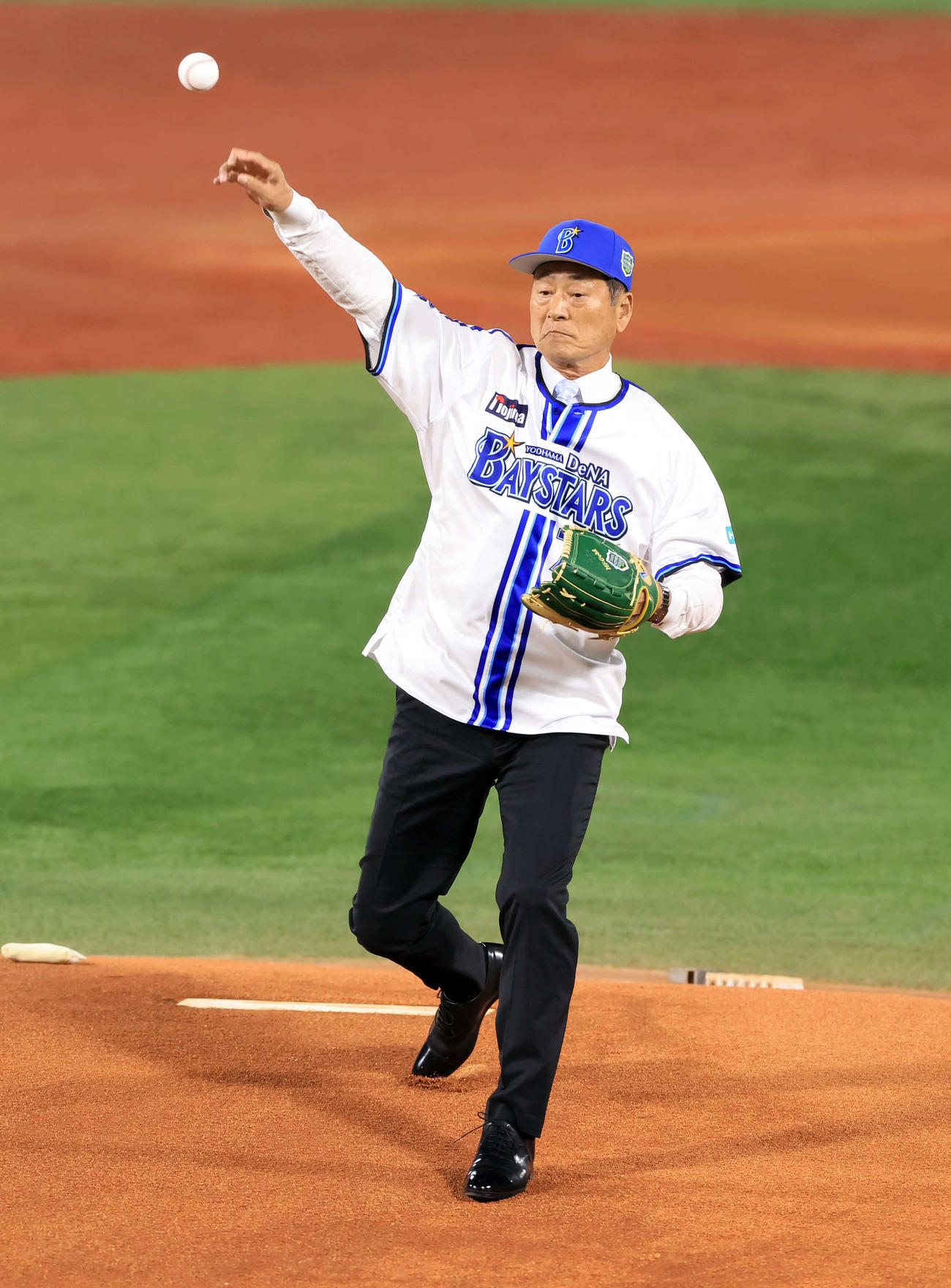 DeNA対ソフトバンク　始球式を務めた中畑清氏（撮影・浅見桂子）