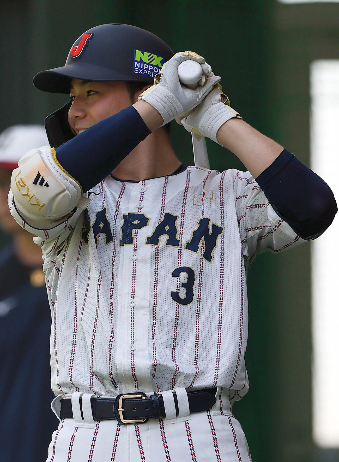 ブルペンで打席に立つ日本ハム清宮（撮影・上山淳一）