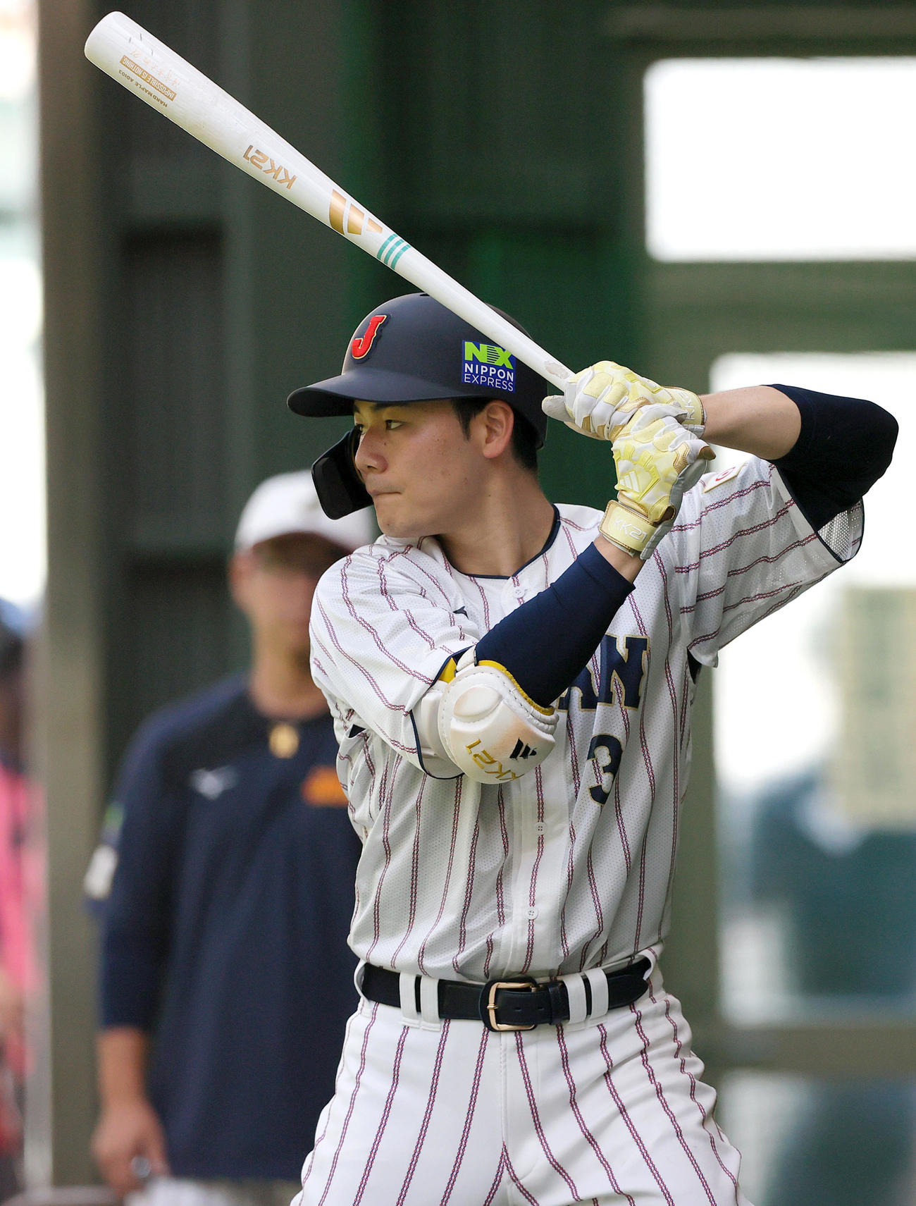 ブルペンで打席に立つ日本ハム清宮（撮影・上山淳一）