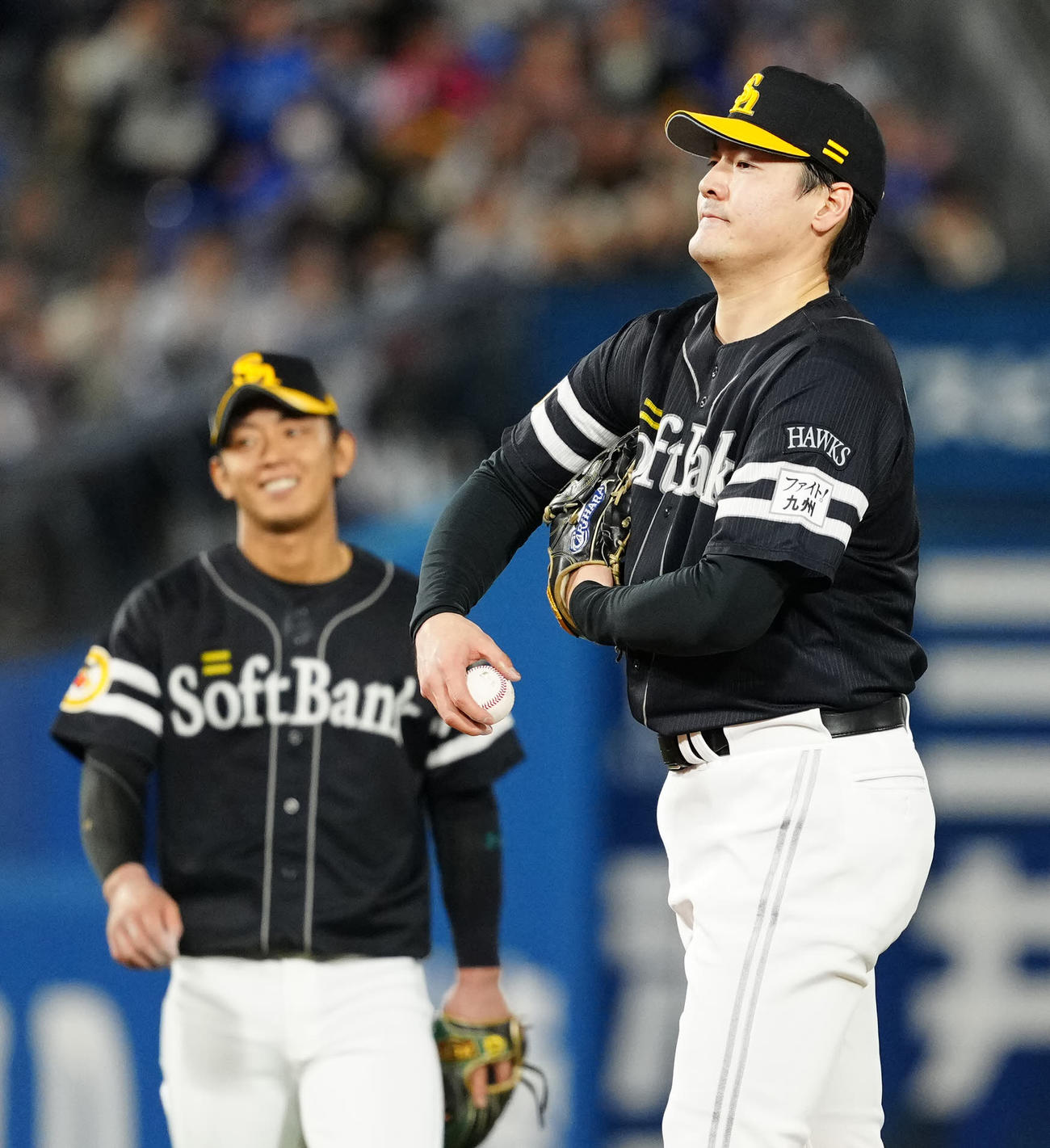DeNA対ソフトバンク　2回裏DeNA2死二、三塁、桑原に2点適時打を浴びた有原（撮影・江口和貴）