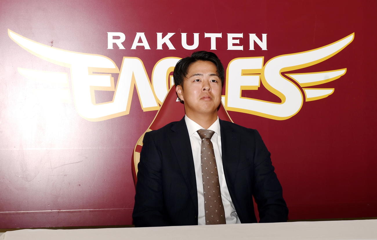 契約更改交渉に臨んだ楽天松井（撮影・山田愛斗）