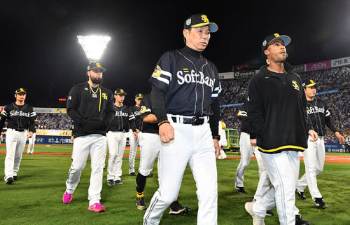 ソフトバンク】日本一逃し王会長「素晴らしい戦い」小久保監督が訓示
