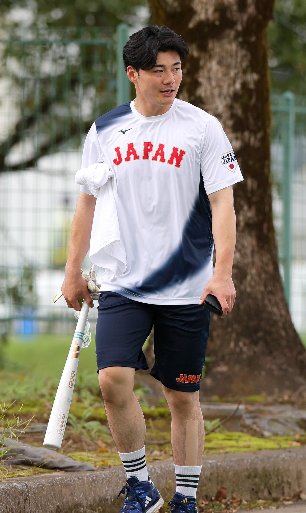 練習場を移動する日本ハム清宮（撮影・上山淳一）