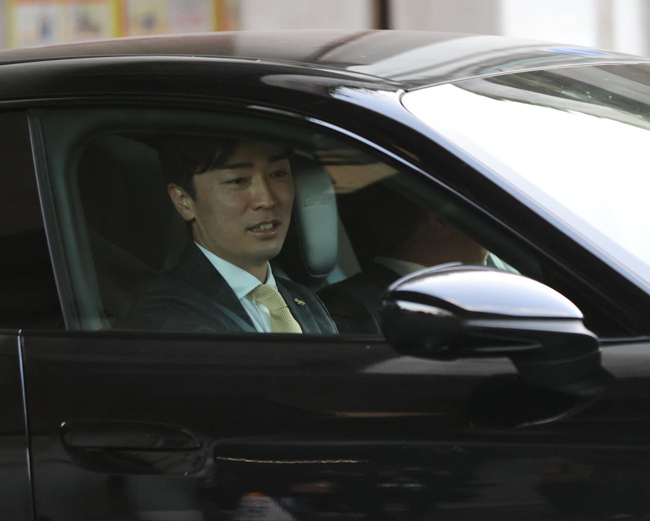 球団事務所を訪れた和田（撮影・梅根麻紀）