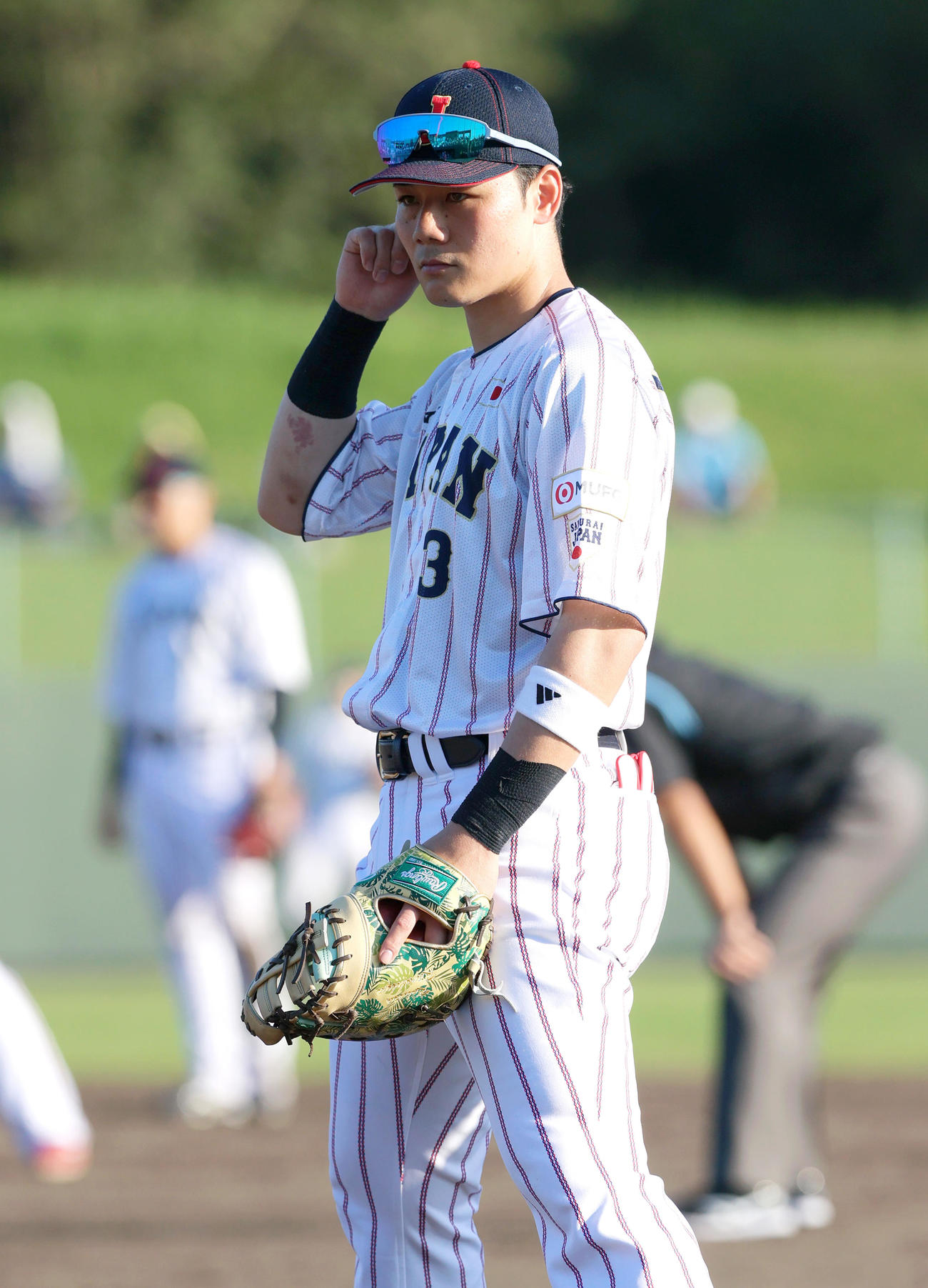広島対侍ジャパン　タイブレーク8回裏を一塁で守る侍ジャパン清宮（撮影・上山淳一）