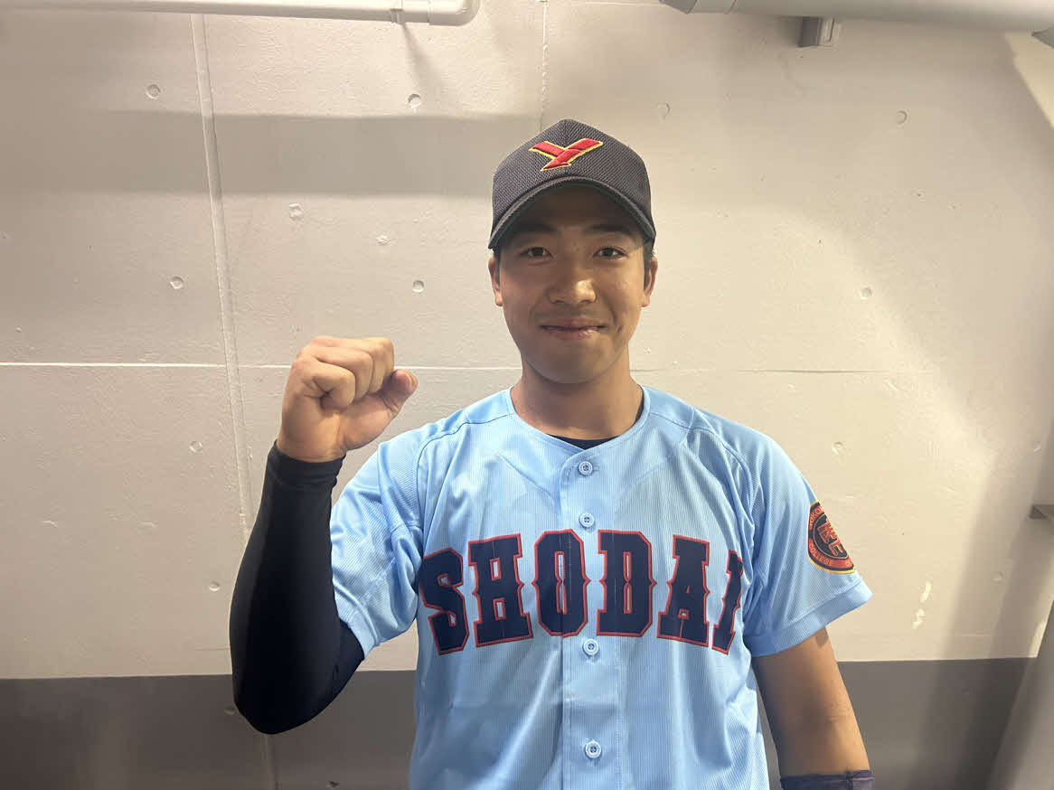 横浜商大対筑波大　8回に左越えソロ本塁打を放った横浜商大・宮崎（撮影・佐瀬百合子）