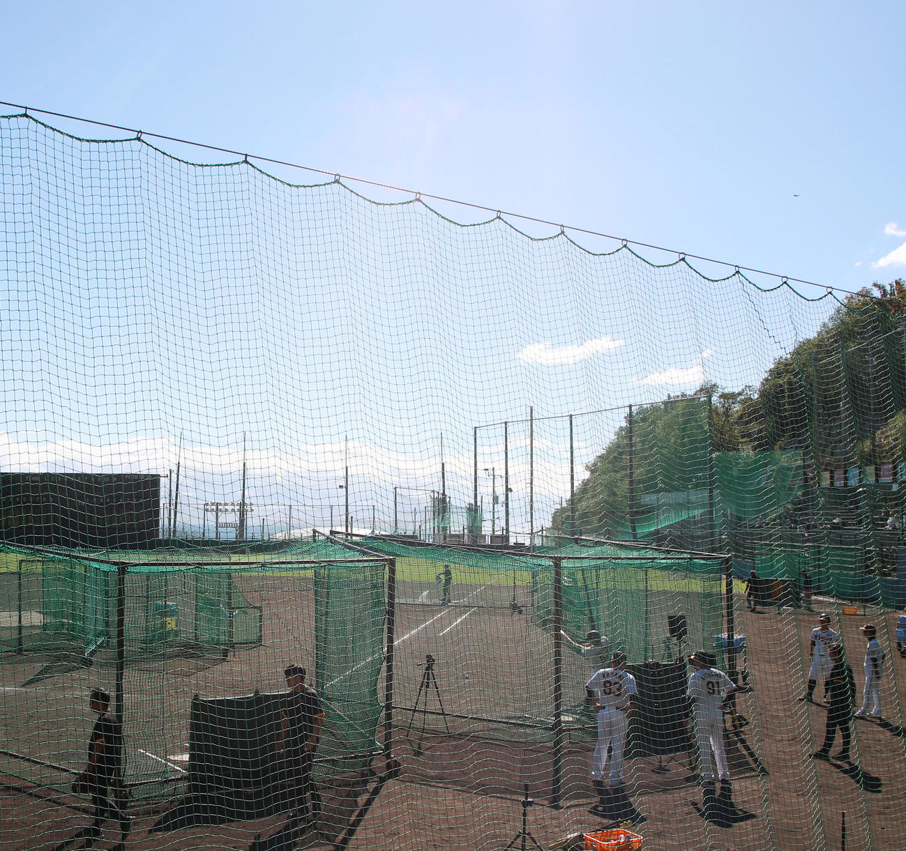 ランチ特打を行う前川（撮影・加藤哉）