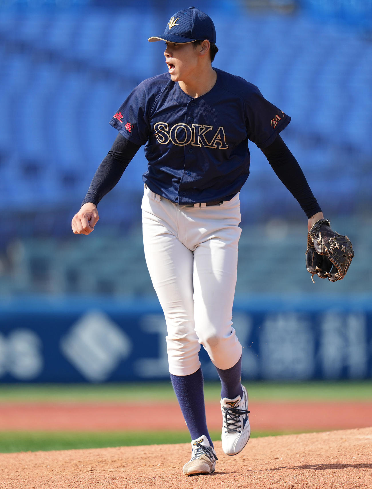 横浜商大対創価大　8回表横浜商大2死二塁、松木を見逃し三振に仕留め、ほえる森畑（撮影・鈴木みどり）