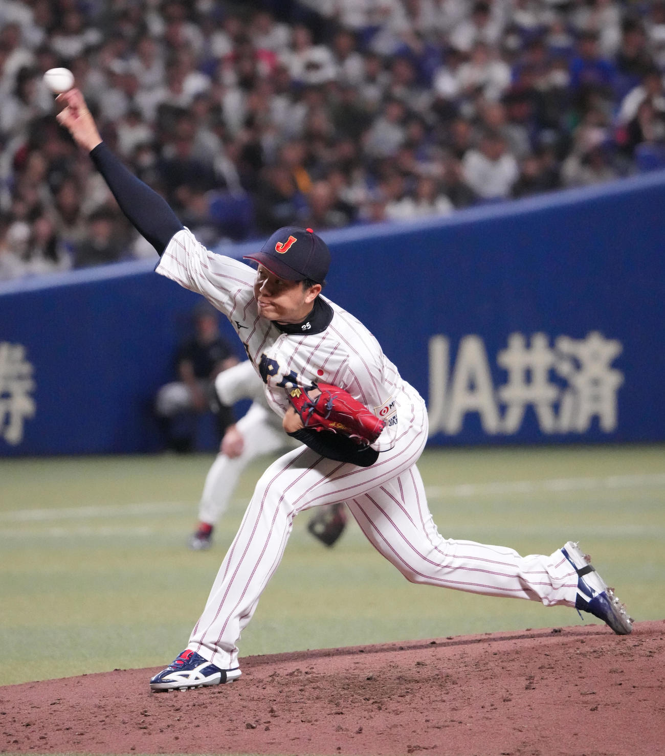 日本対チェコ　4回表、日本2番手で登板する才木（撮影・森本幸一）