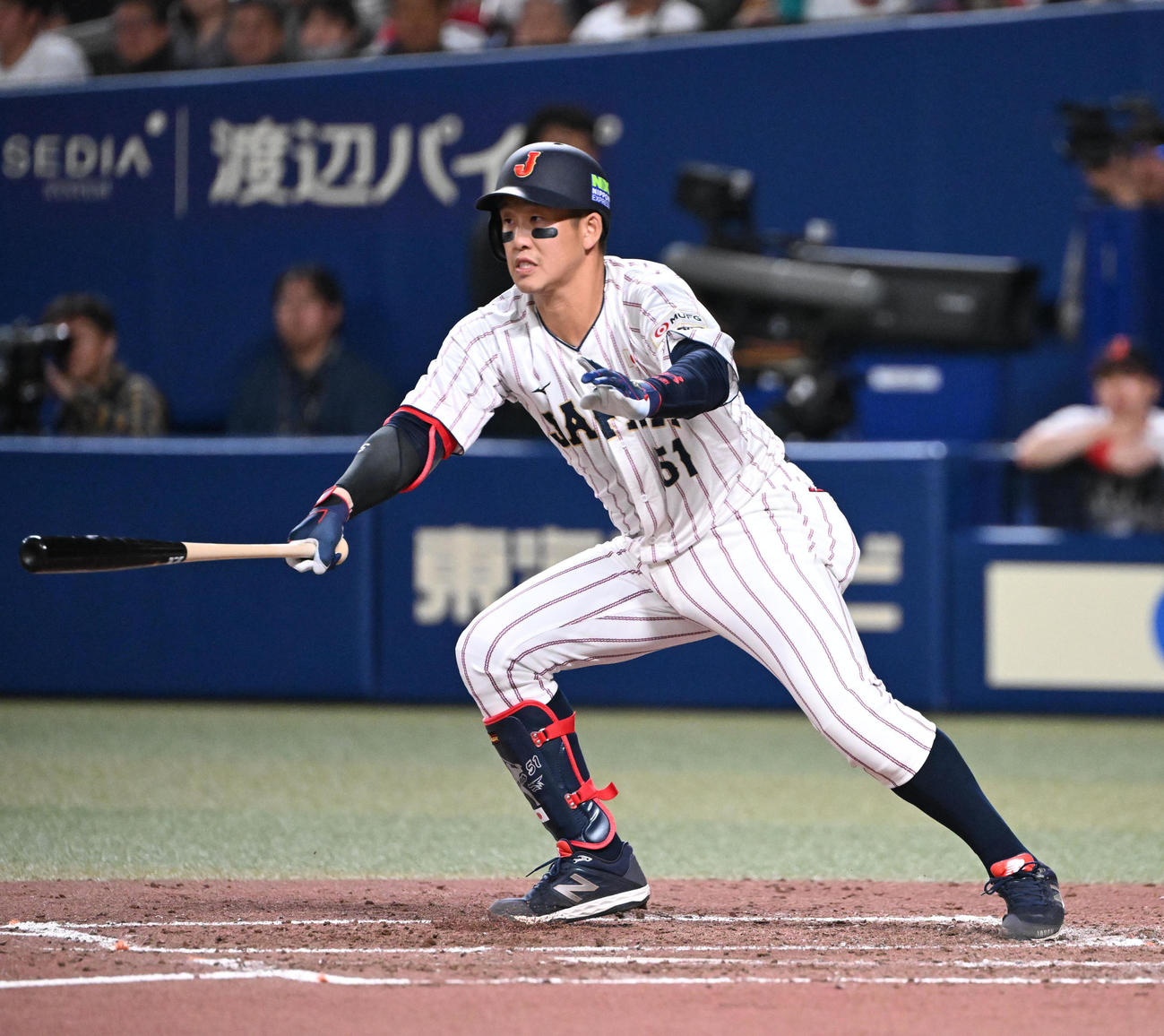 日本対チェコ　3回裏2死三塁、遊撃へ適時内野安打を放つ小園（撮影・和賀正仁）