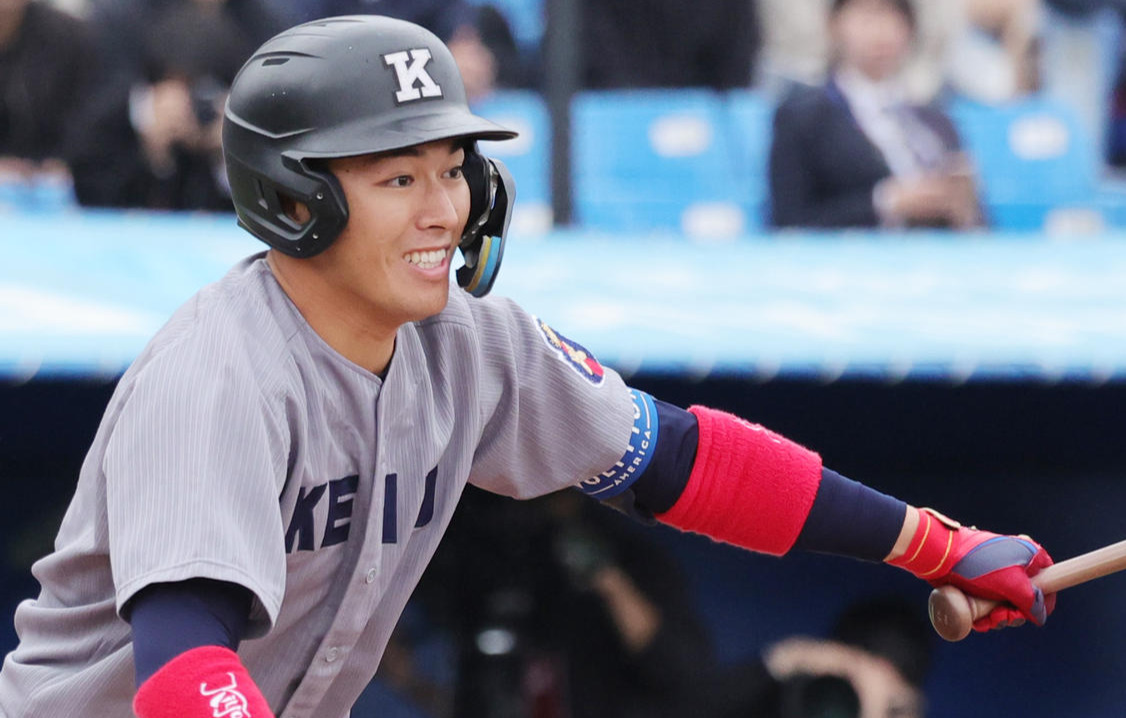 慶大対早大　1回表慶大2死一塁、一ゴロに倒れる清原（撮影・野上伸悟）