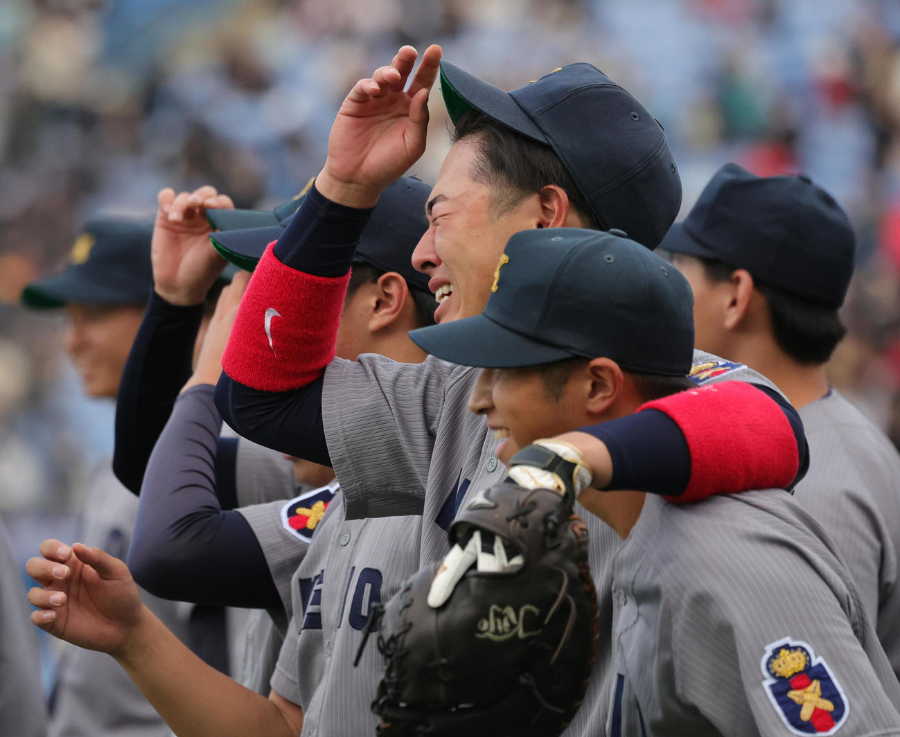 慶大対早大　早大に2連勝し感極まる慶大・清原（撮影・野上伸悟）