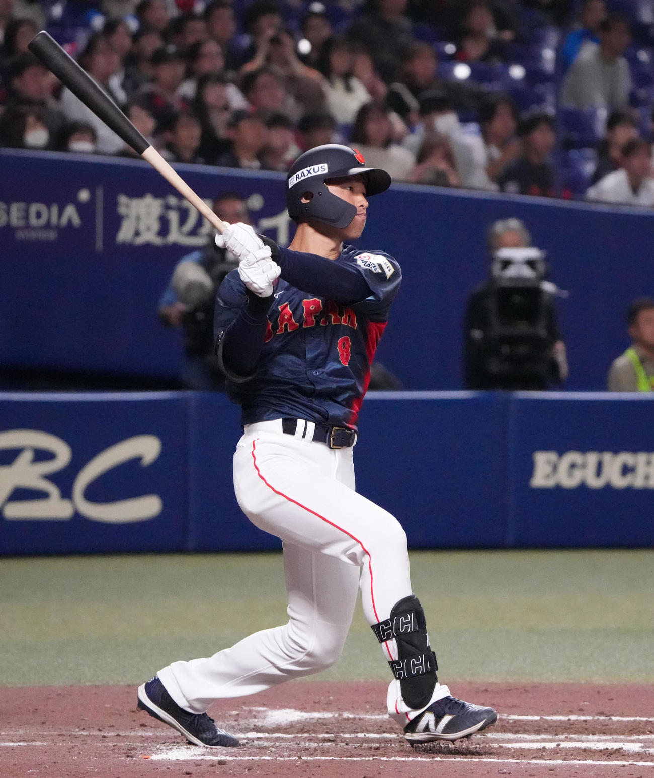 日本対チェコ　8回表日本1死二塁、右適時二塁打を放つ辰己（撮影・森本幸一）
