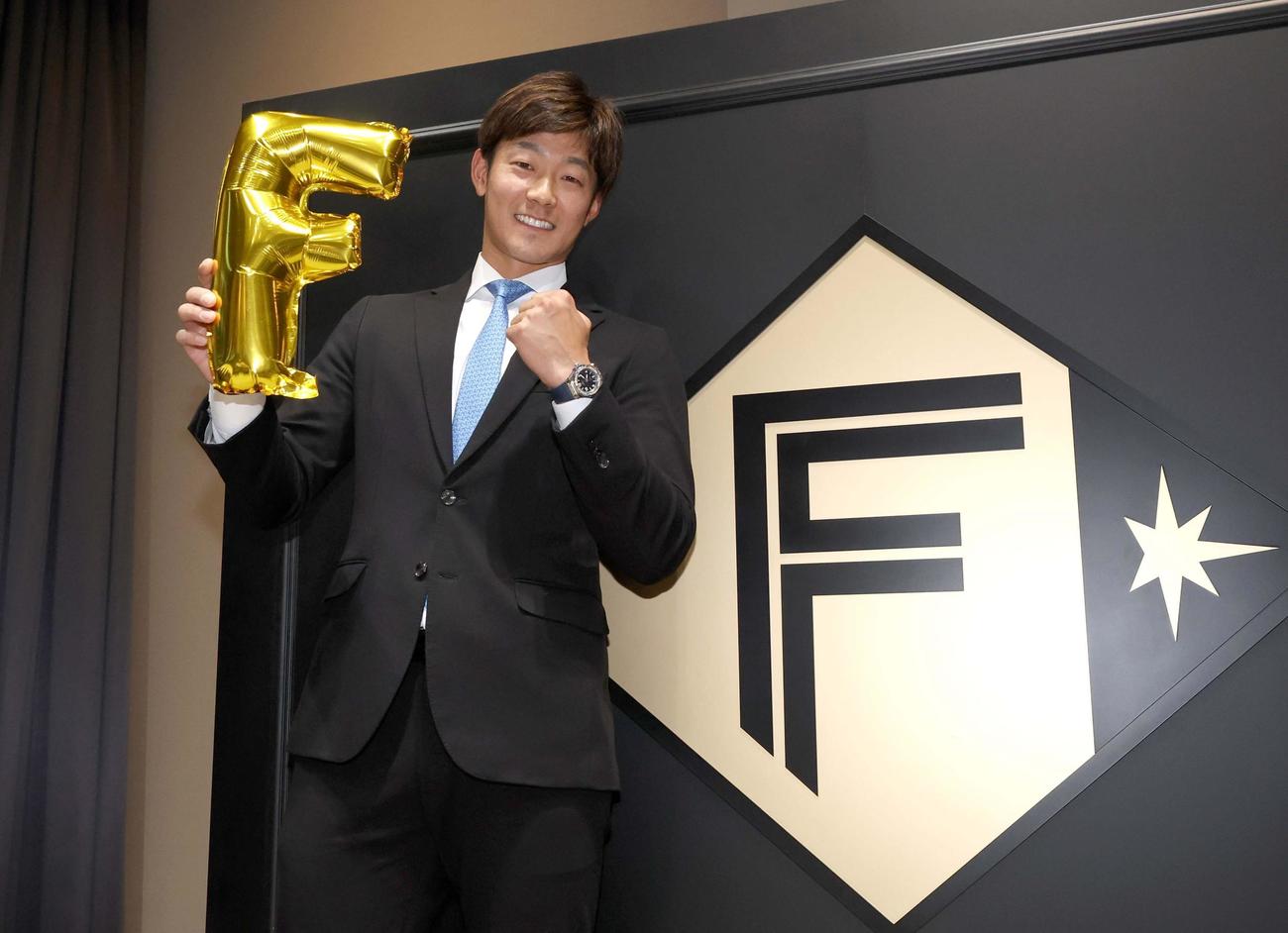 チーム残留を決め意気込む日本ハム石井（撮影・黒川智章）