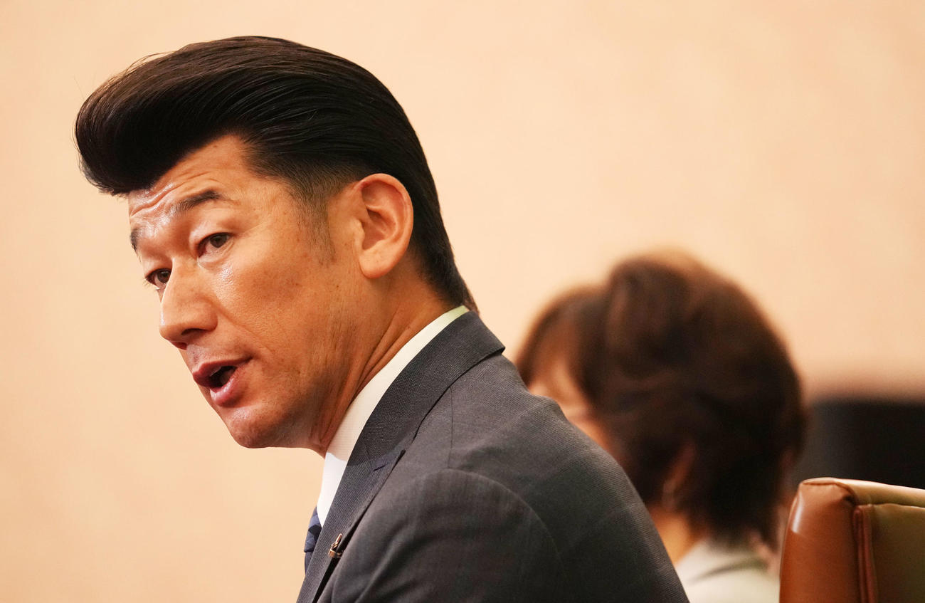 日本記者クラブで会見したDeNA三浦監督（撮影・横山健太）