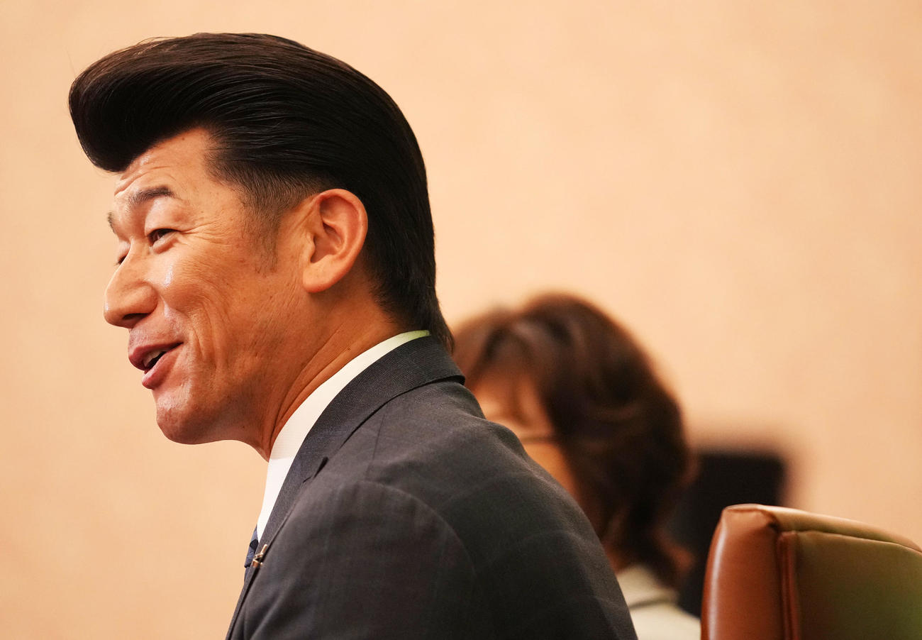 日本記者クラブで会見したDeNA三浦監督（撮影・横山健太）