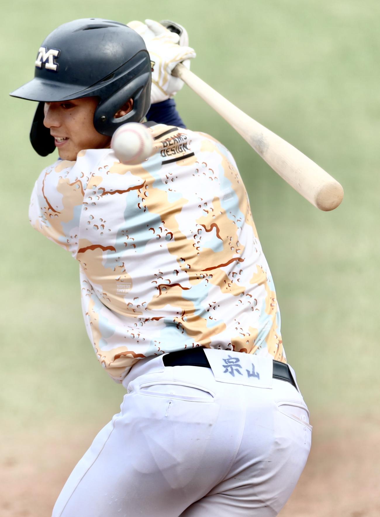 練習で打席に入る明大・宗山（撮影・河田真司）