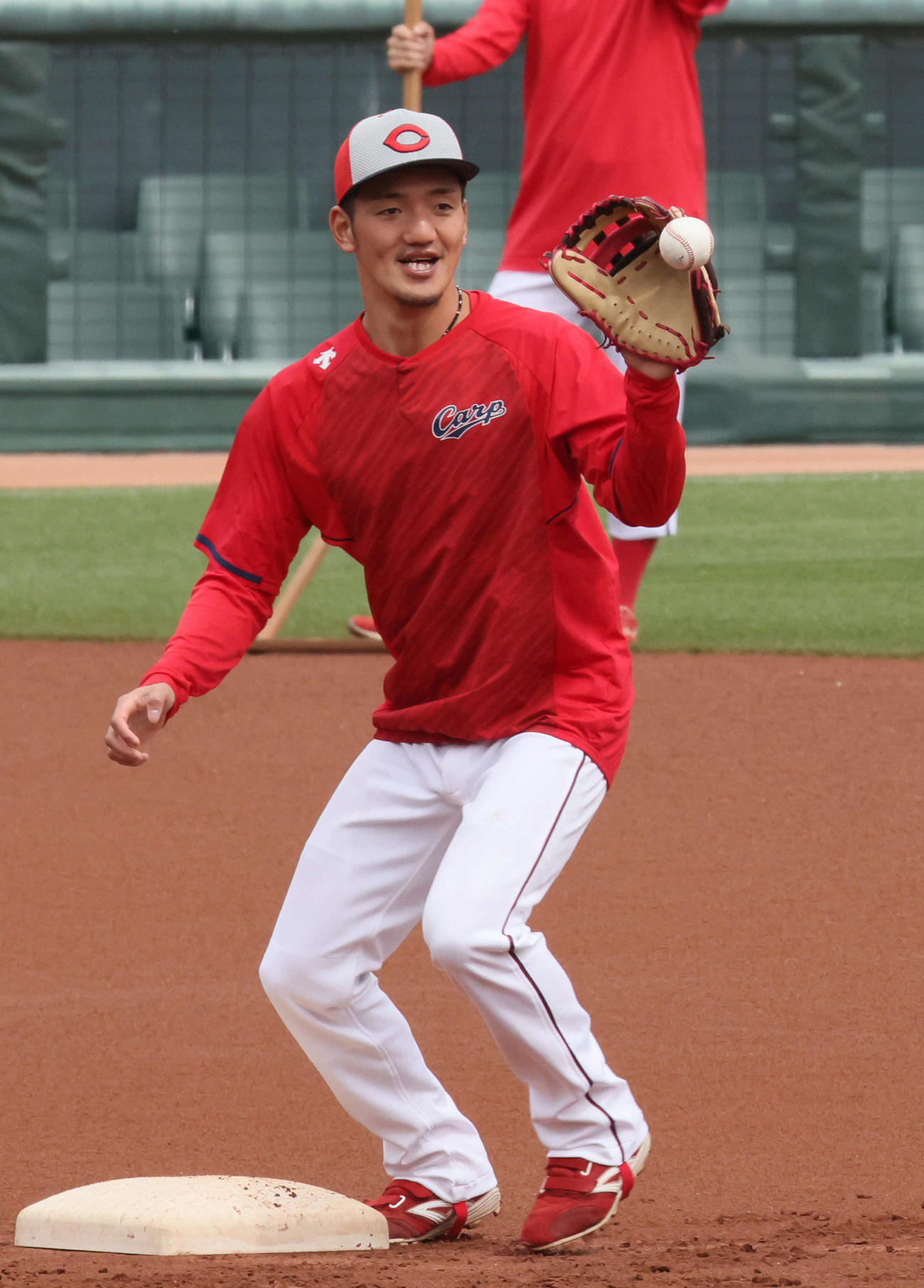 広島矢野雅哉はゴールデン・グラブ賞初受賞（2024年4月撮影）