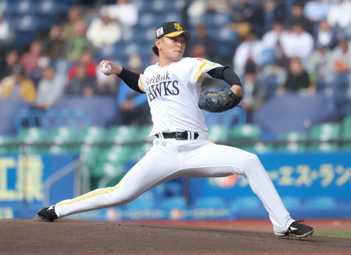 トライアウトに臨むソフトバンク小林（撮影・河田真司）