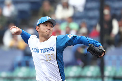 トライアウトで力投する日本ハム柿木（撮影・河田真司）