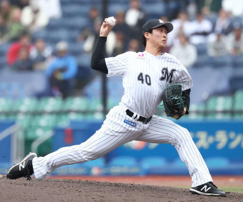 トライアウトで力投する元ロッテ島（撮影・河田真司）