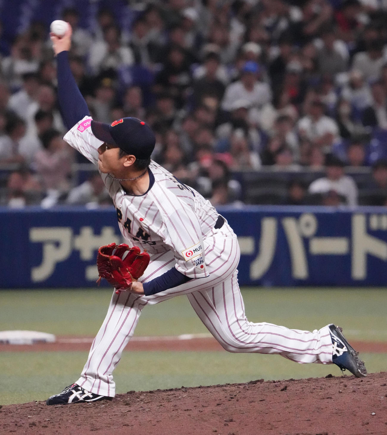日本対オーストラリア　9回表、日本5番手で登板する清水（撮影・森本幸一）