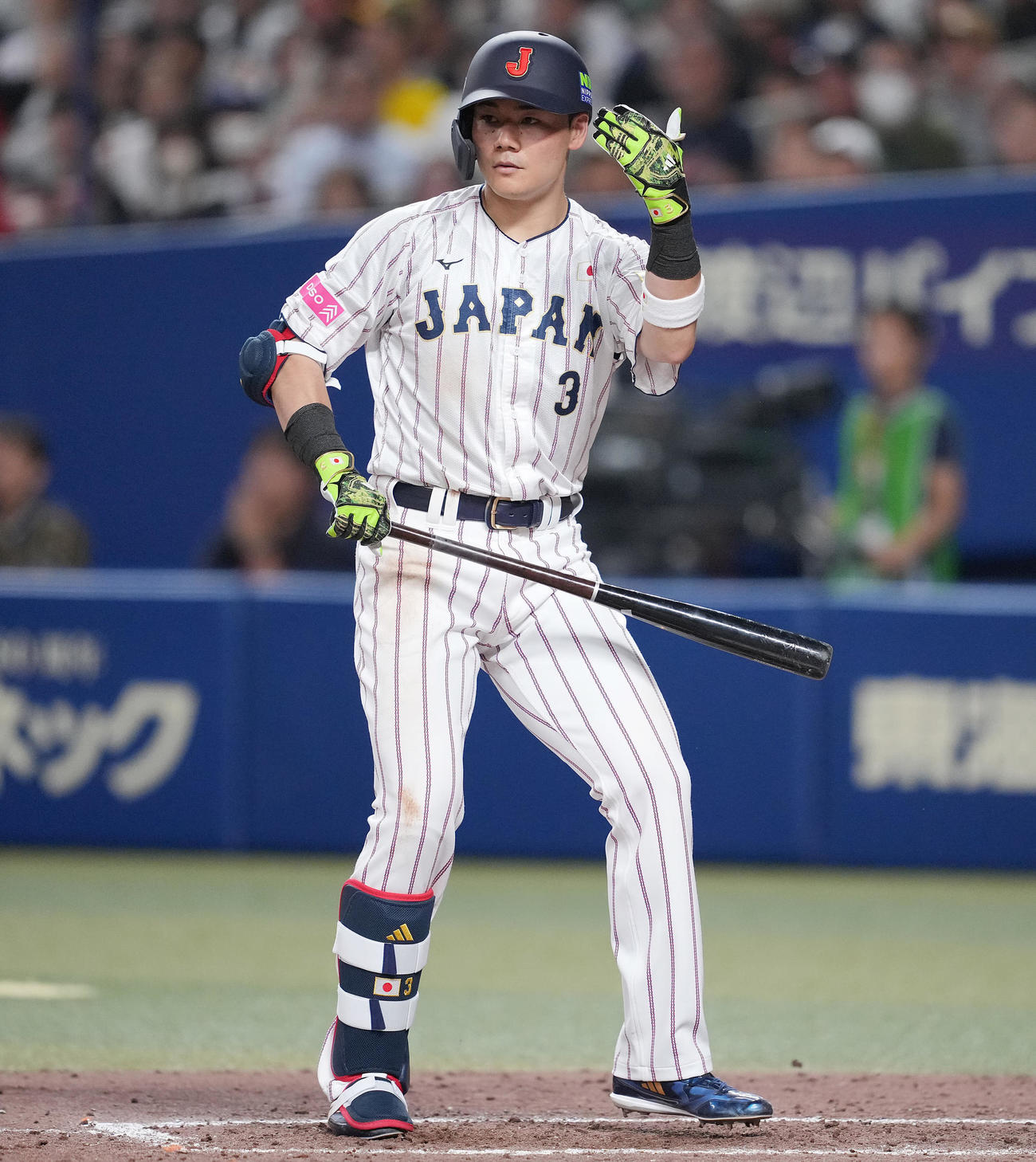 日本対オーストラリア　3回裏日本2死一、三塁、相手投手の暴投で三走森下に生還を促す清宮（撮影・垰建太）
