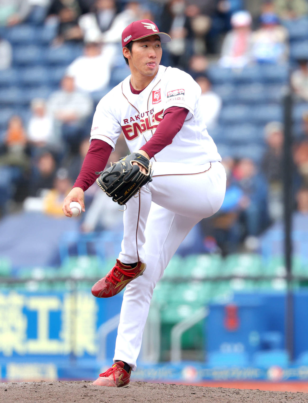 トライアウトで力投する楽天清宮（撮影・河田真司）