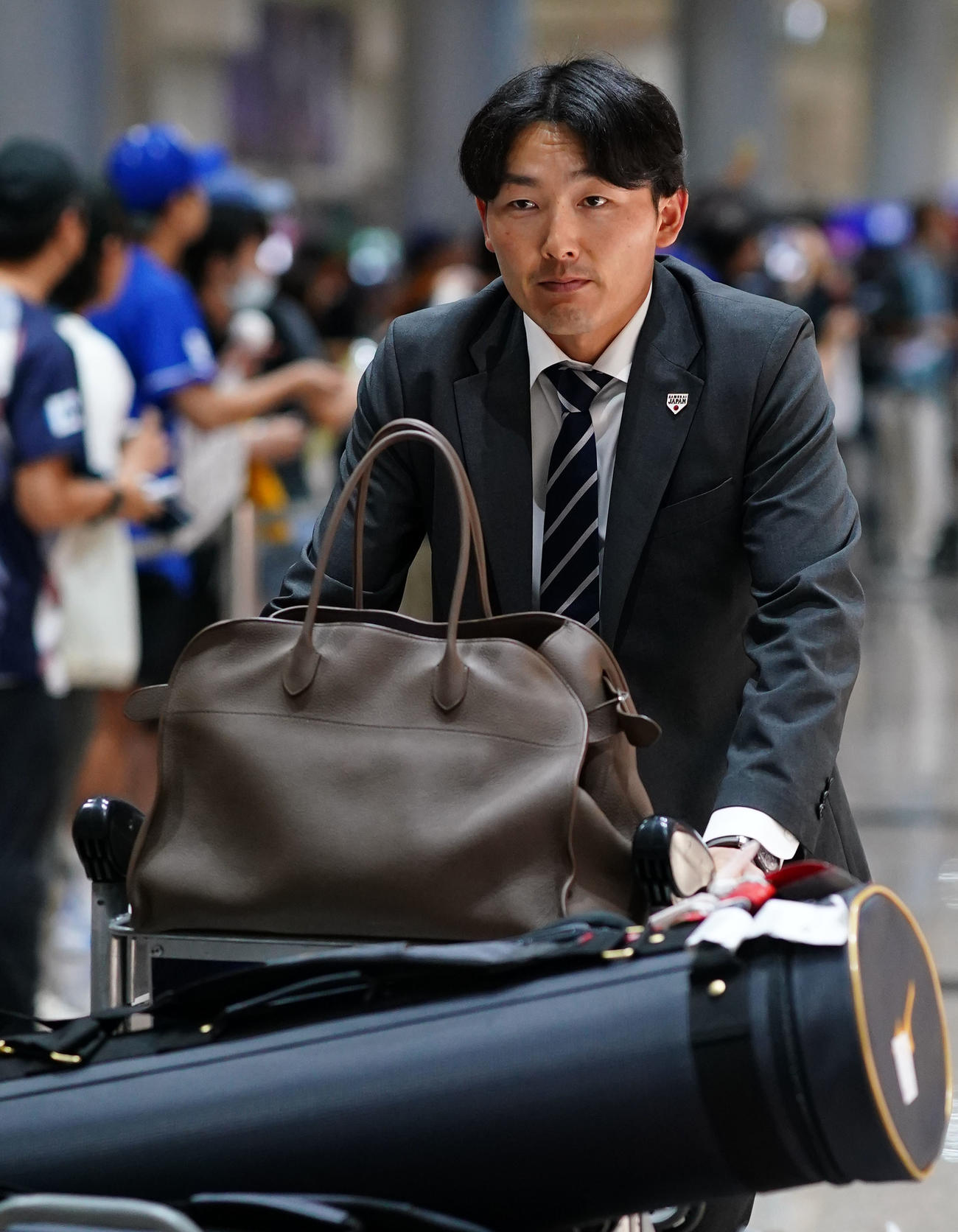 台湾の桃園国際空港に到着した源田（撮影・横山健太）