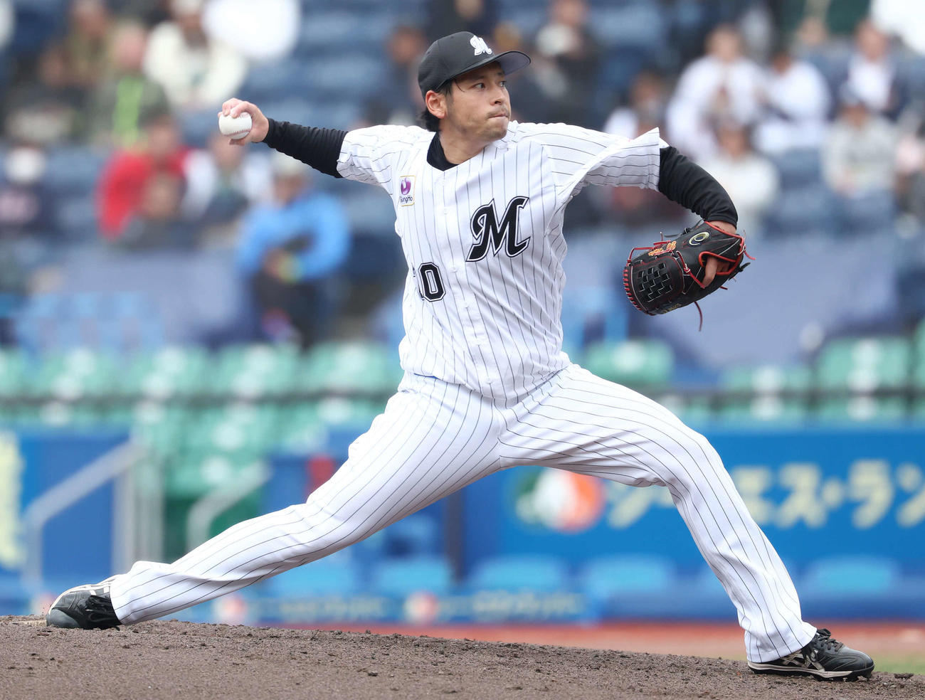 トライアウトで力投するロッテ東條（撮影・河田真司）