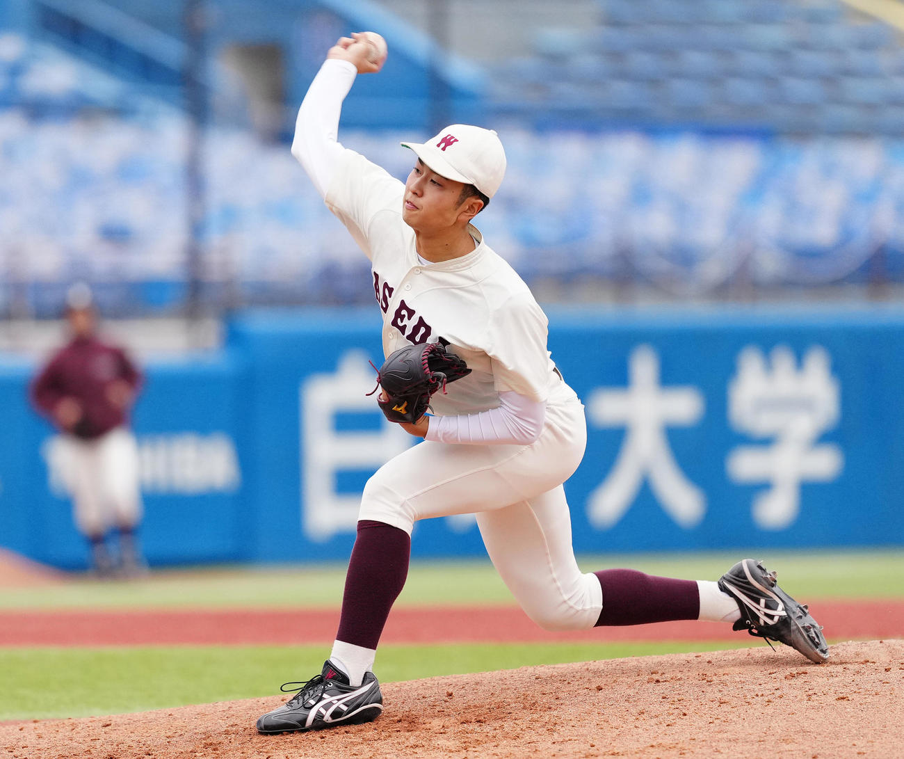 早大対立大　8回から2番手で登板した早大・高橋煌（撮影・鈴木みどり）